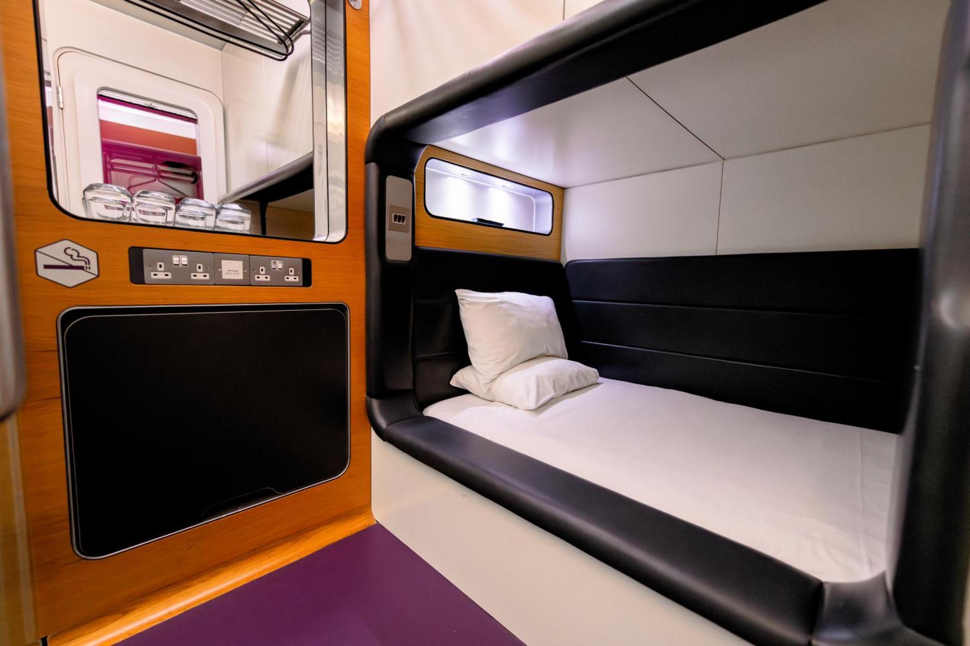 Yotelair London Gatwick Airport Horley Exterior foto