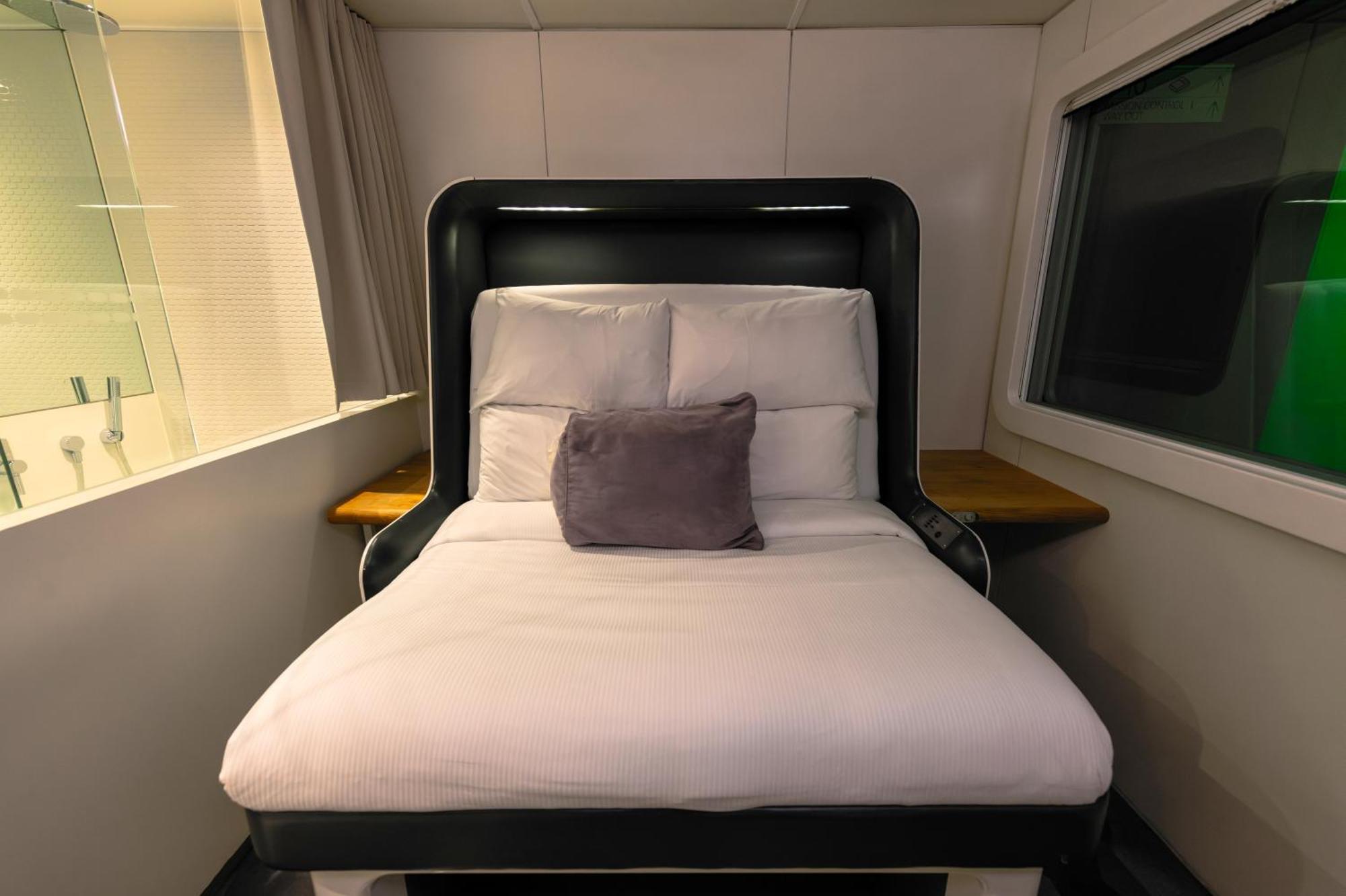 Yotelair London Gatwick Airport Horley Exterior foto