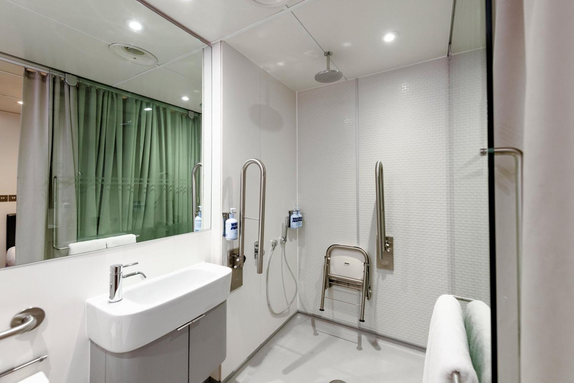 Yotelair London Gatwick Airport Horley Exterior foto